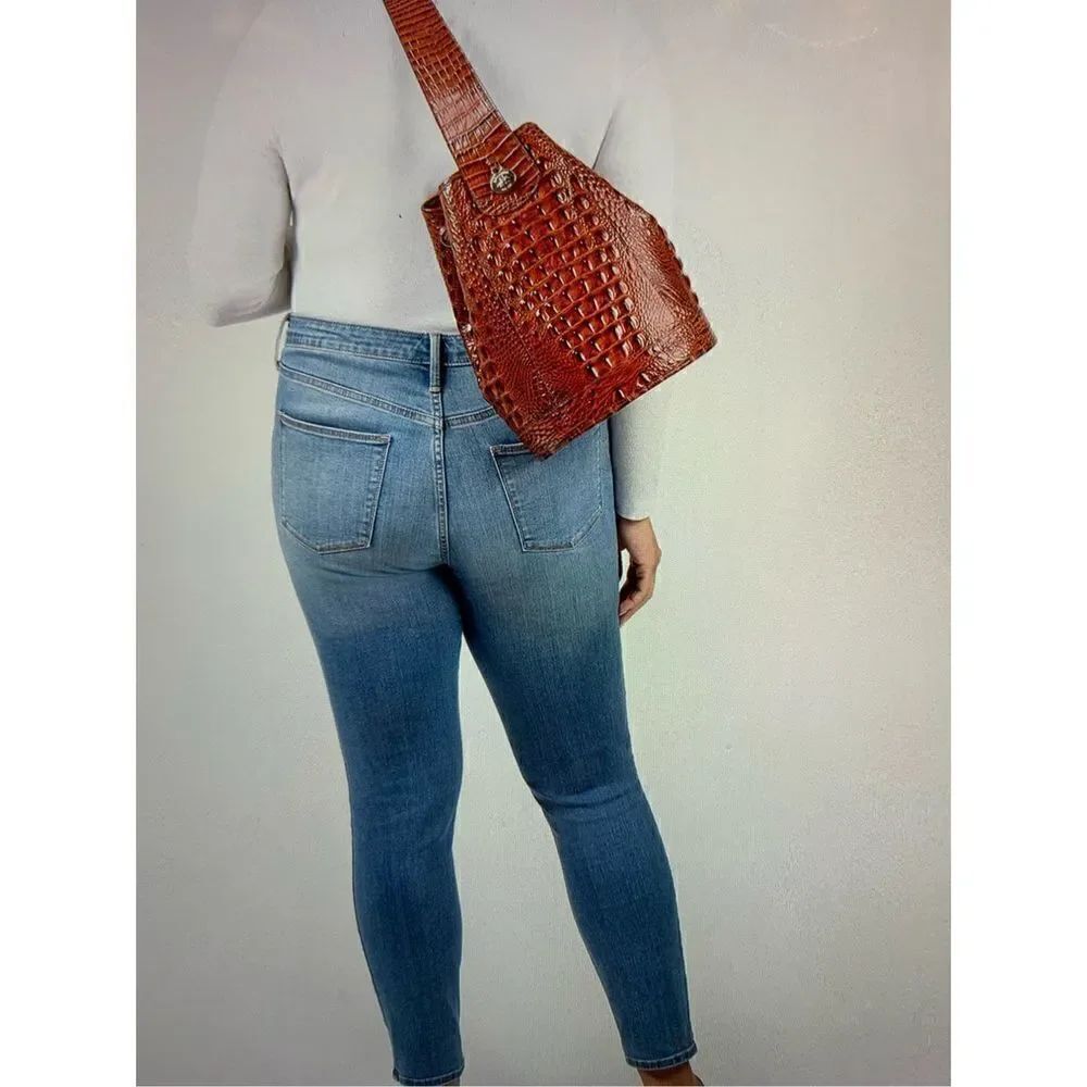 NWT Brahmin Melbourne Allie Sling Backpack - Picture 6 of 11